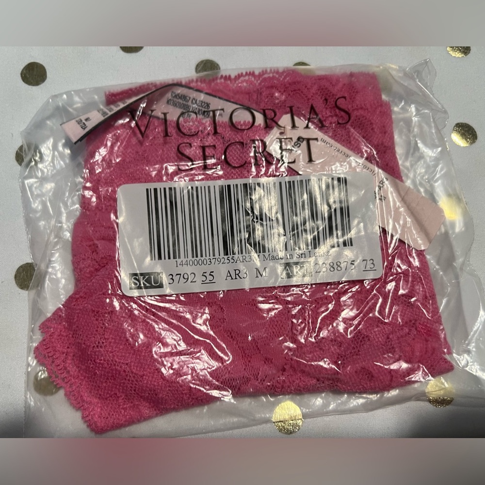 VICTORIA SECRET Cheeky panty size Medium color - lace light pink.